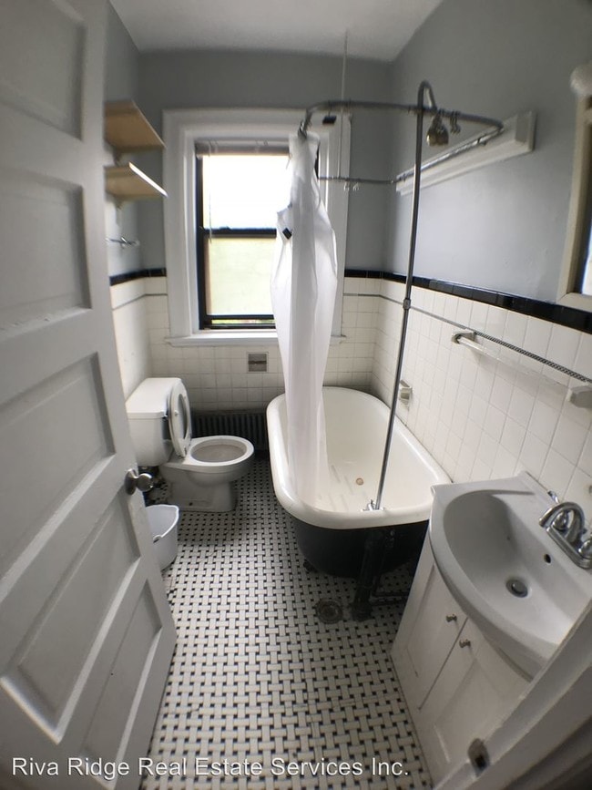 Building Photo - 251 S St Clair St