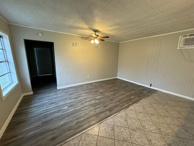 Foto del edificio - ALL UTILITIES INCLUDED - 2 Bedroom/ 1 Bath Home