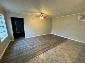 Building Photo - 540 Searcy St