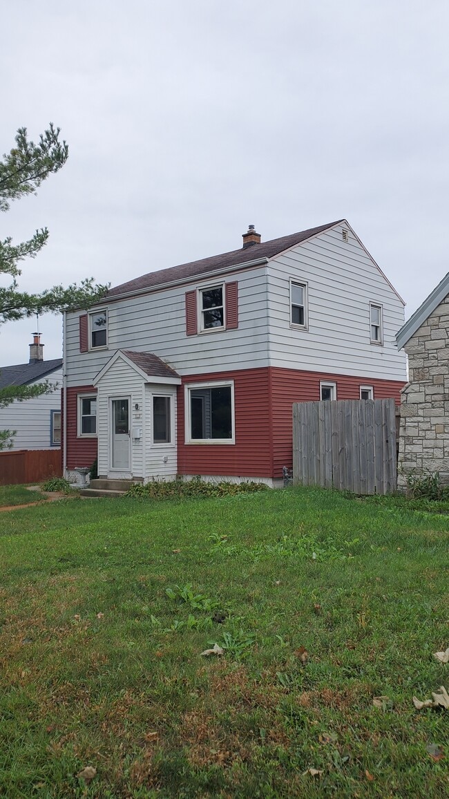 Building Photo - 911 W Morgan Ave