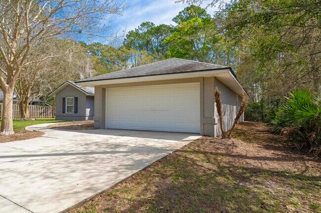 Building Photo - 4040 Red Pine Ln