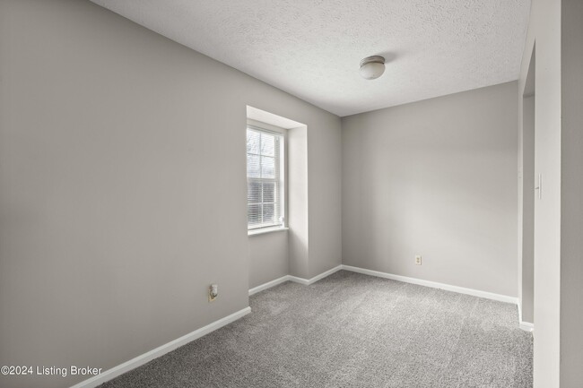 Building Photo - 815 Mt Tabor Rd