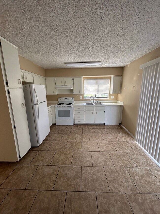 Foto del edificio - 1434 Bramblewood Dr