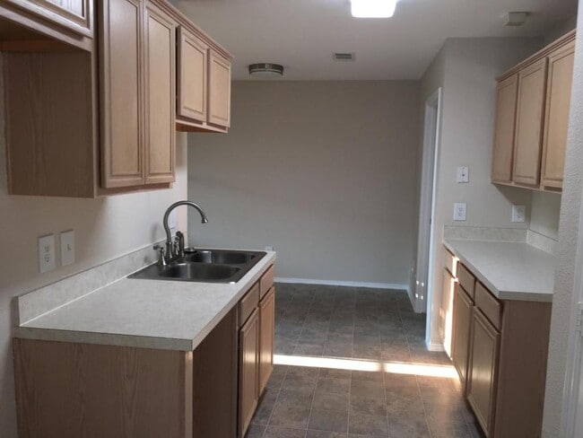 Building Photo - 1409 Misty Meadow Dr