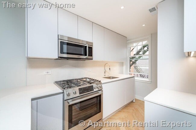 Building Photo - 19 Forest St