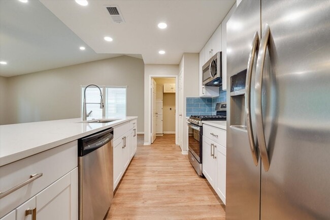Building Photo - 21 E Brookberry Ct
