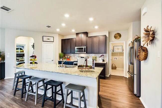 Foto del edificio - 2471 Sunrise Rd