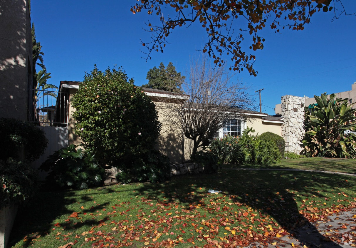 Building Photo - 355 W Alameda Ave
