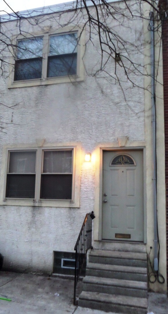 Building Photo - 2824 Jackson St