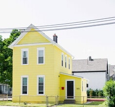 Building Photo - 305 Wyoming St