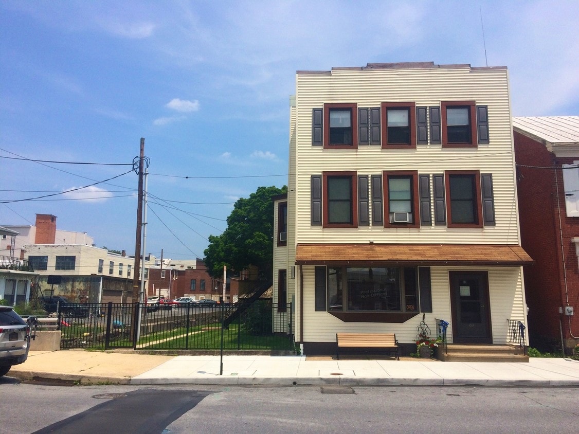 Primary Photo - 69 S 3rd St