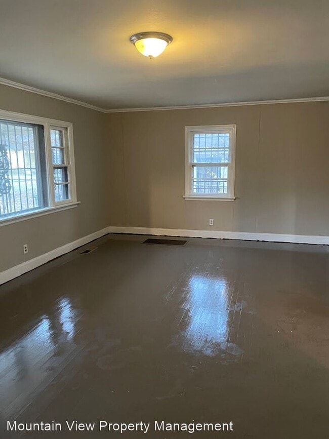 Building Photo - 4 br, 1 bath House - 1613 Roanoke Ave