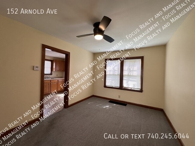 Foto del edificio - 152 Arnold Ave