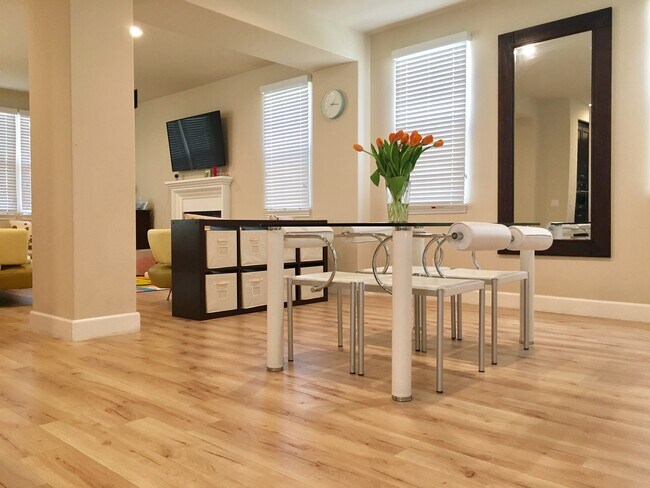 Foto del edificio - 7945 Whimbrel Ln