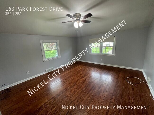 Foto del edificio - 163 Park Forest Dr