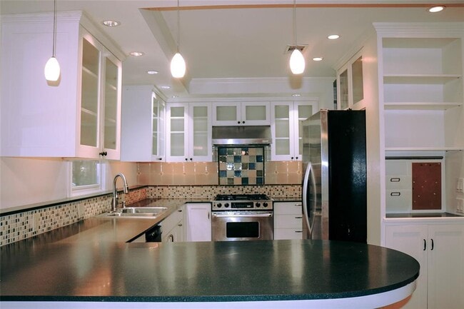 Foto del edificio - 4804 Caswell Ave