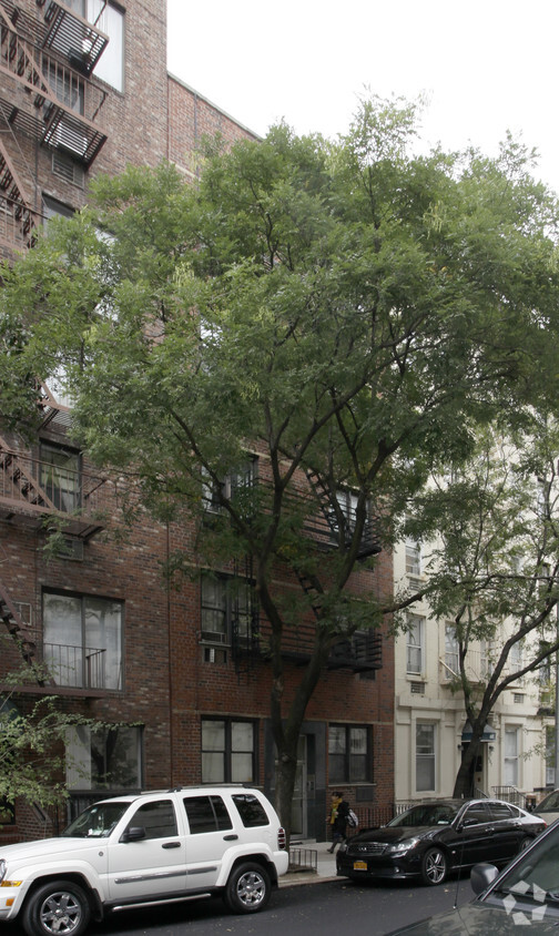 Primary Photo - 405 E 87th St