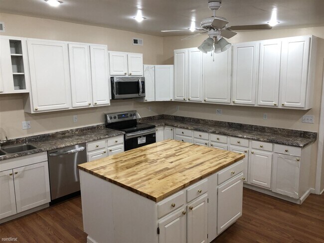 Foto del edificio - 265 Robinwood Ave