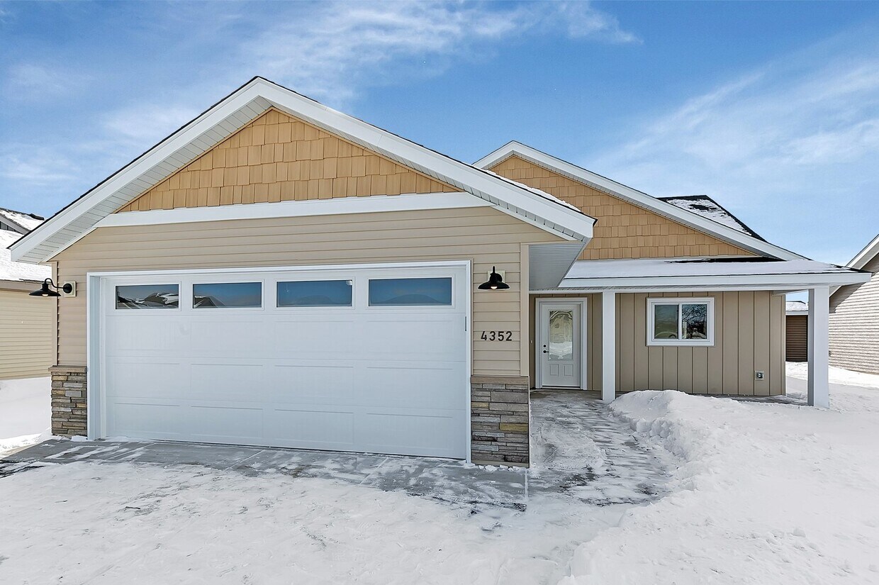 Foto principal - 4350 32nd St S