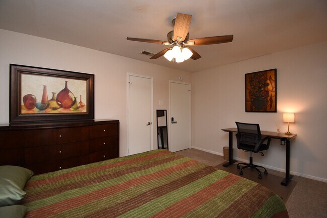 Building Photo - 7907 Aleta Dr