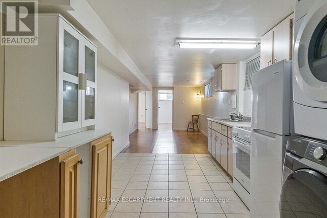 Building Photo - 2012 Bonnymede Dr