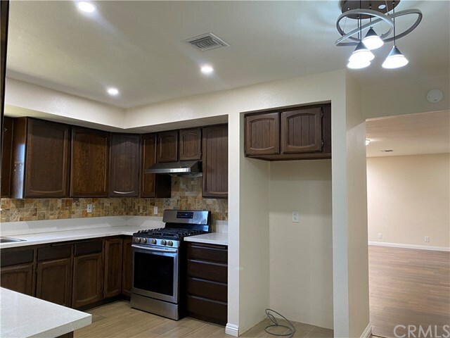Foto del edificio - 1122 N Walnut Ave