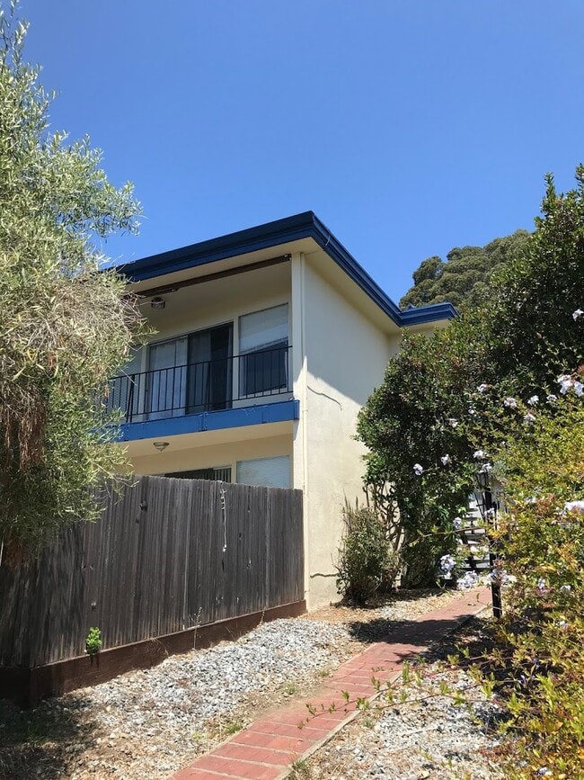 Building Photo - 7137 Soquel Drive