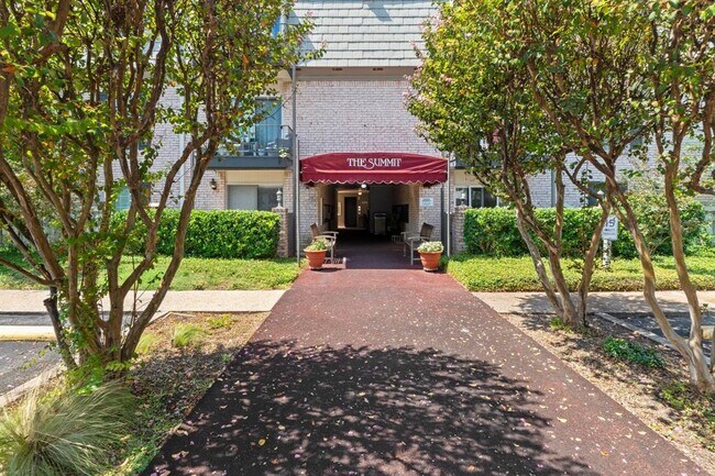 Foto del edificio - 2425 Ashdale Dr