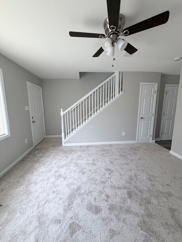 Newly Renovated 2-Bedroom Townhouse in a Prime Location! - Newly Renovated 2-Bedroom Townhouse in a Prime Location!