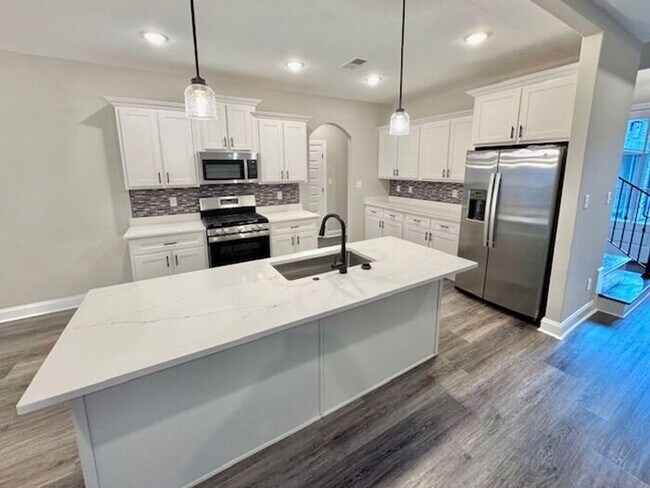 Foto del edificio - Beautiful 4 BR 2.5 bath new construction homes available for rental