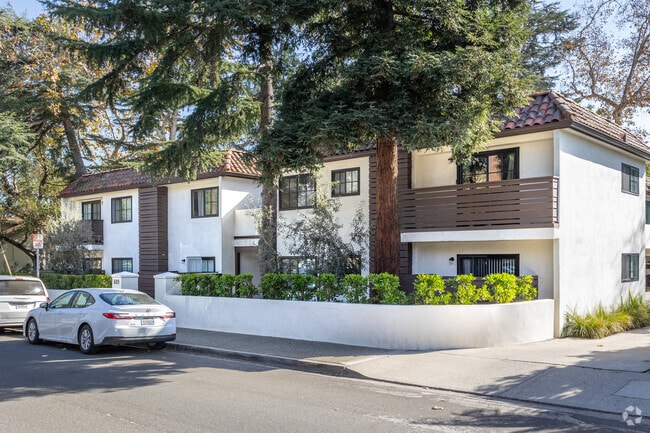 Building Photo - 609 W Junipero St