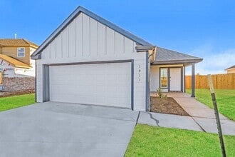 Building Photo - 1911 Malus Way