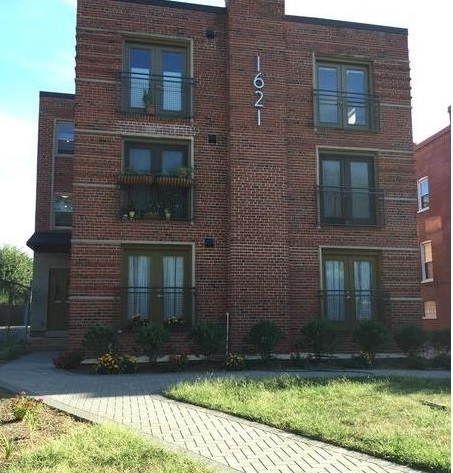 Primary Photo - Updated one bed/one bath E Cap Condo, in-u...