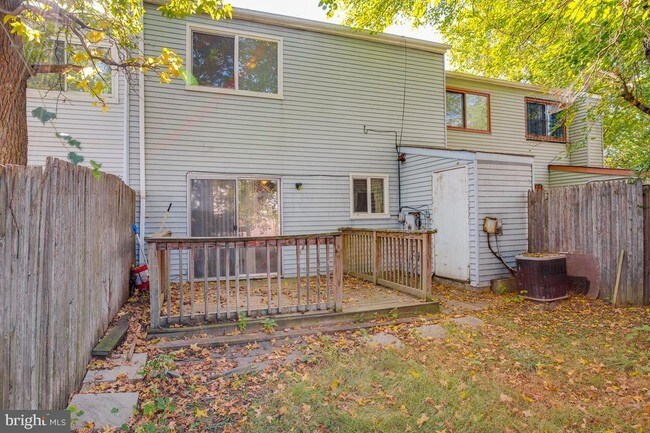 Building Photo - 729 Kaplan Ct