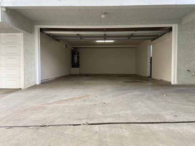 Foto del edificio - 2115 Carnegie Ln