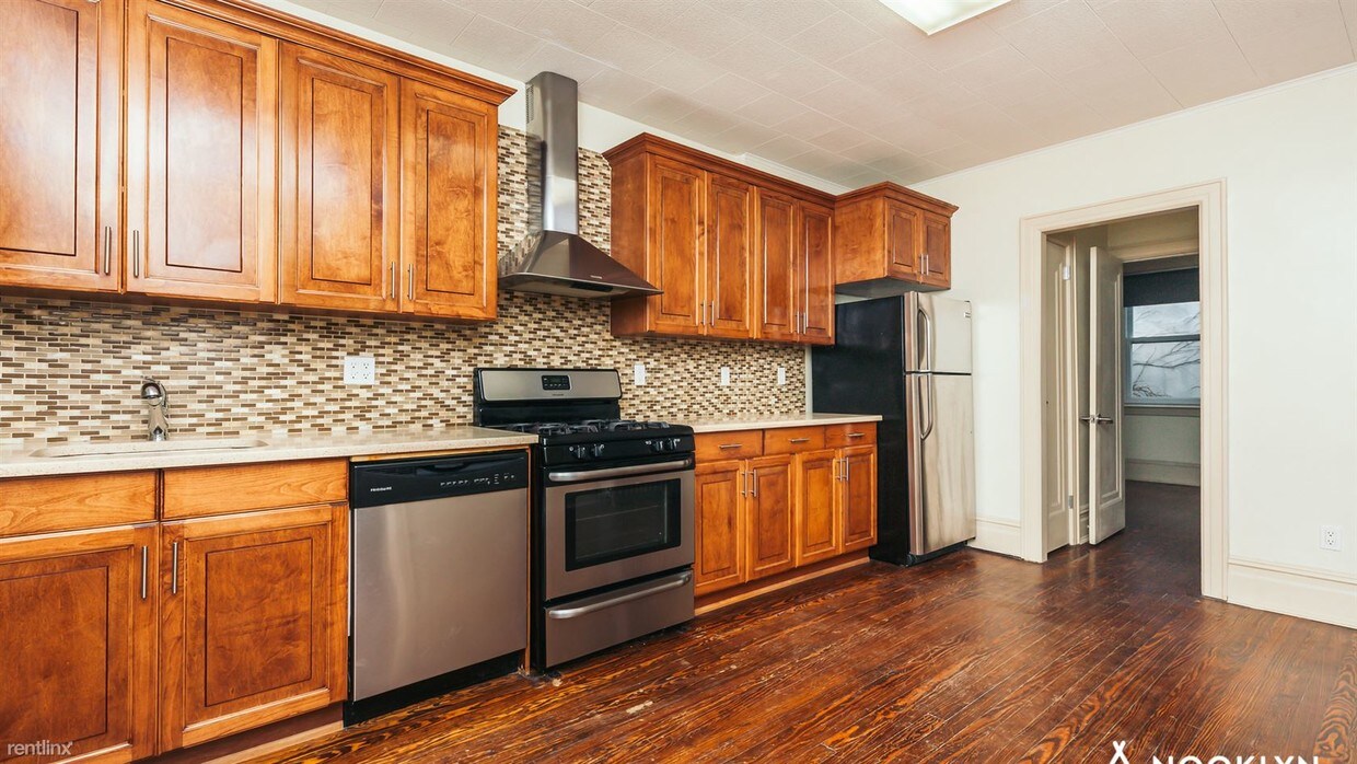 Primary Photo - 1325 Greene Ave