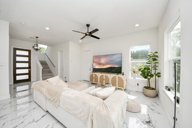 Foto del edificio - 6549 Sealey St