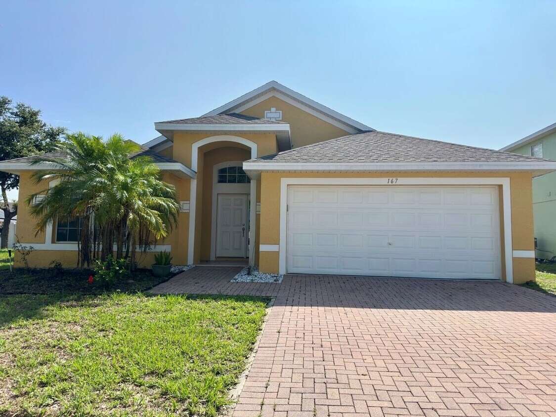 Primary Photo - Fenced In 4/2 Haines City Home!
