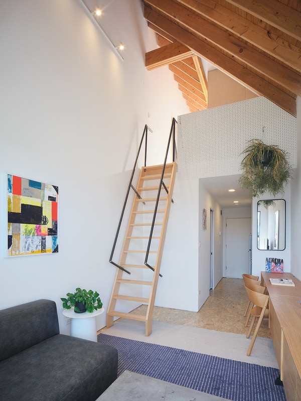 Foto del edificio - 2129 N Kimball Ave