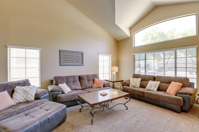 Building Photo - 16352 W Roosevelt St