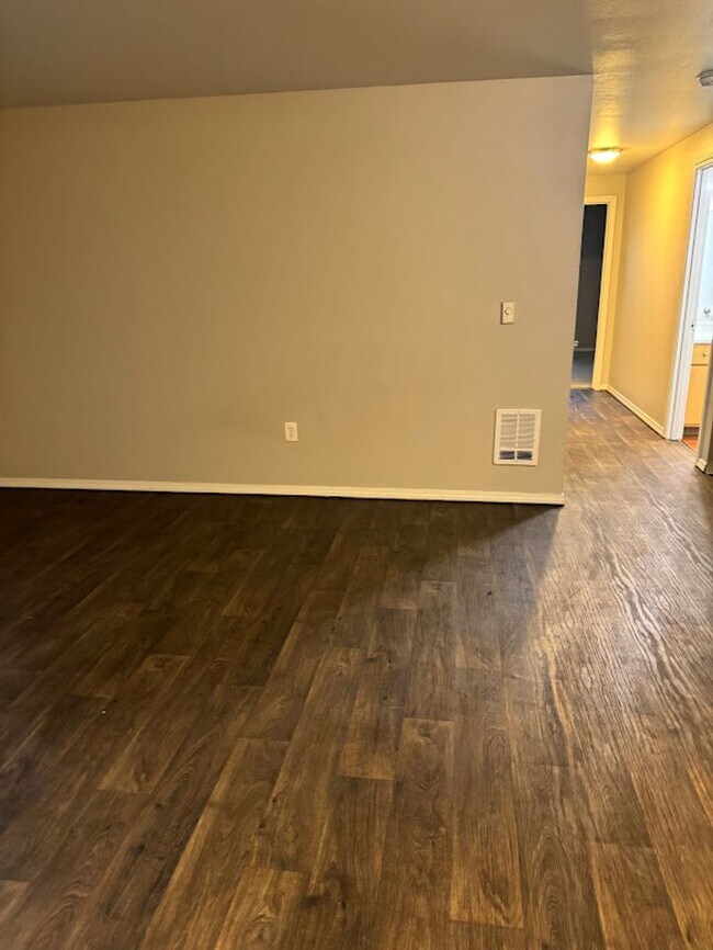 Foto del edificio - Everything you’ve been dreaming of is here. Come Lease today!