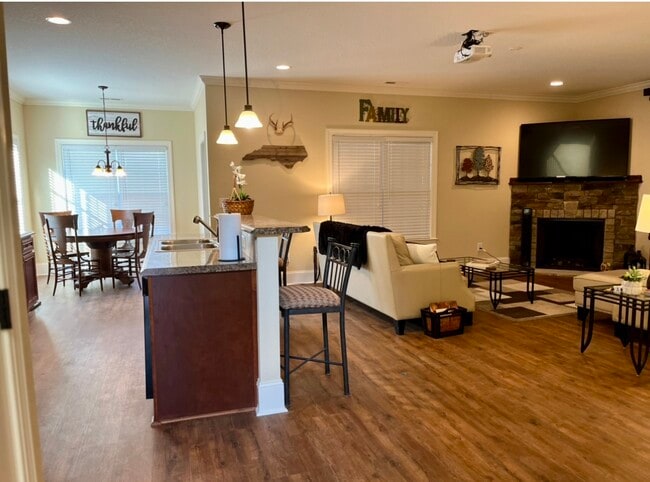 Photo - 1924 Leighton Dr Townhome