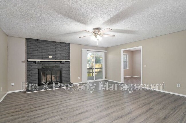 Foto del edificio - 3203 W Riverside St