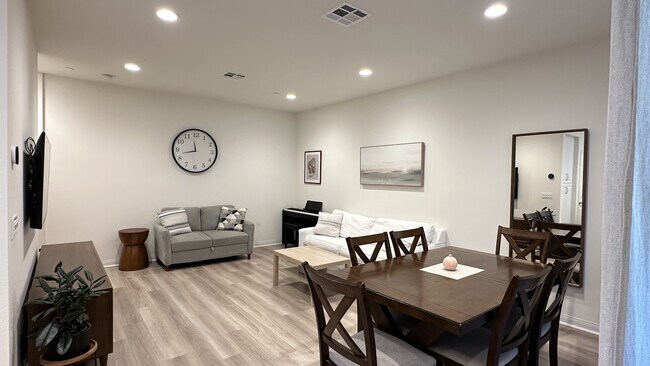 Foto del edificio - 251 Mission Villas Rd