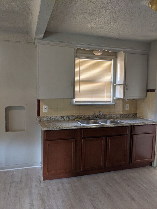 Foto del edificio - 15505 Eastburn St