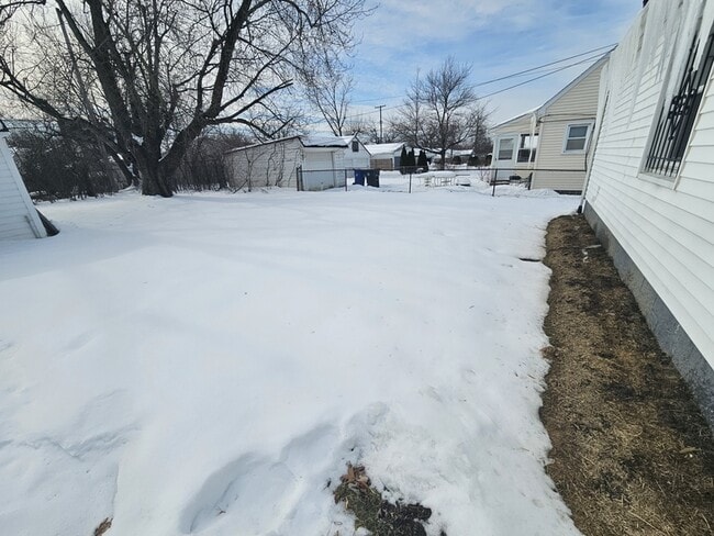 Building Photo - 16202 Cloverside Ave