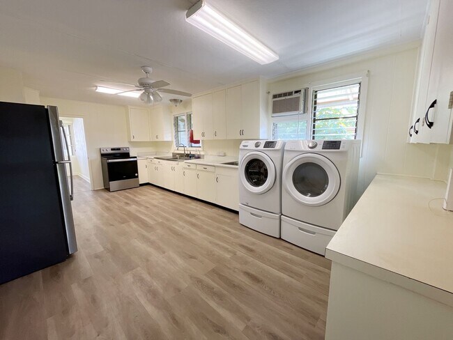 Building Photo - Halawa Heights 3 bedroom, 1 bath Duplex