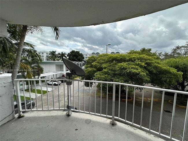 Building Photo - 484 NW 165th St