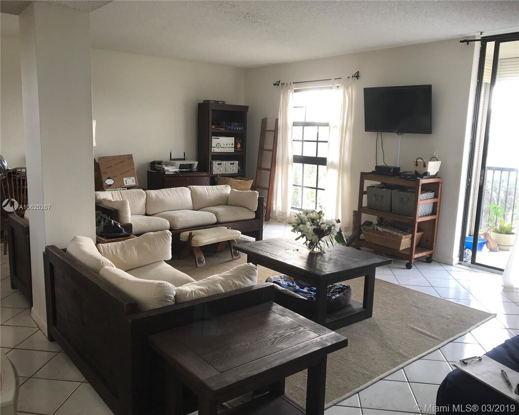 Foto principal - 5570 NW 44th St
