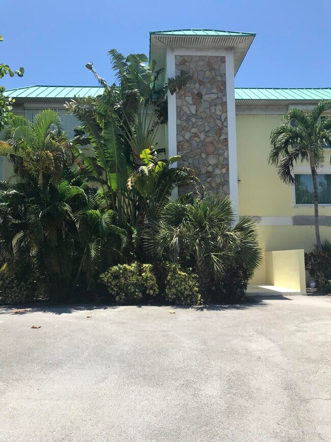 Building Photo - 1708 S Ocean Blvd